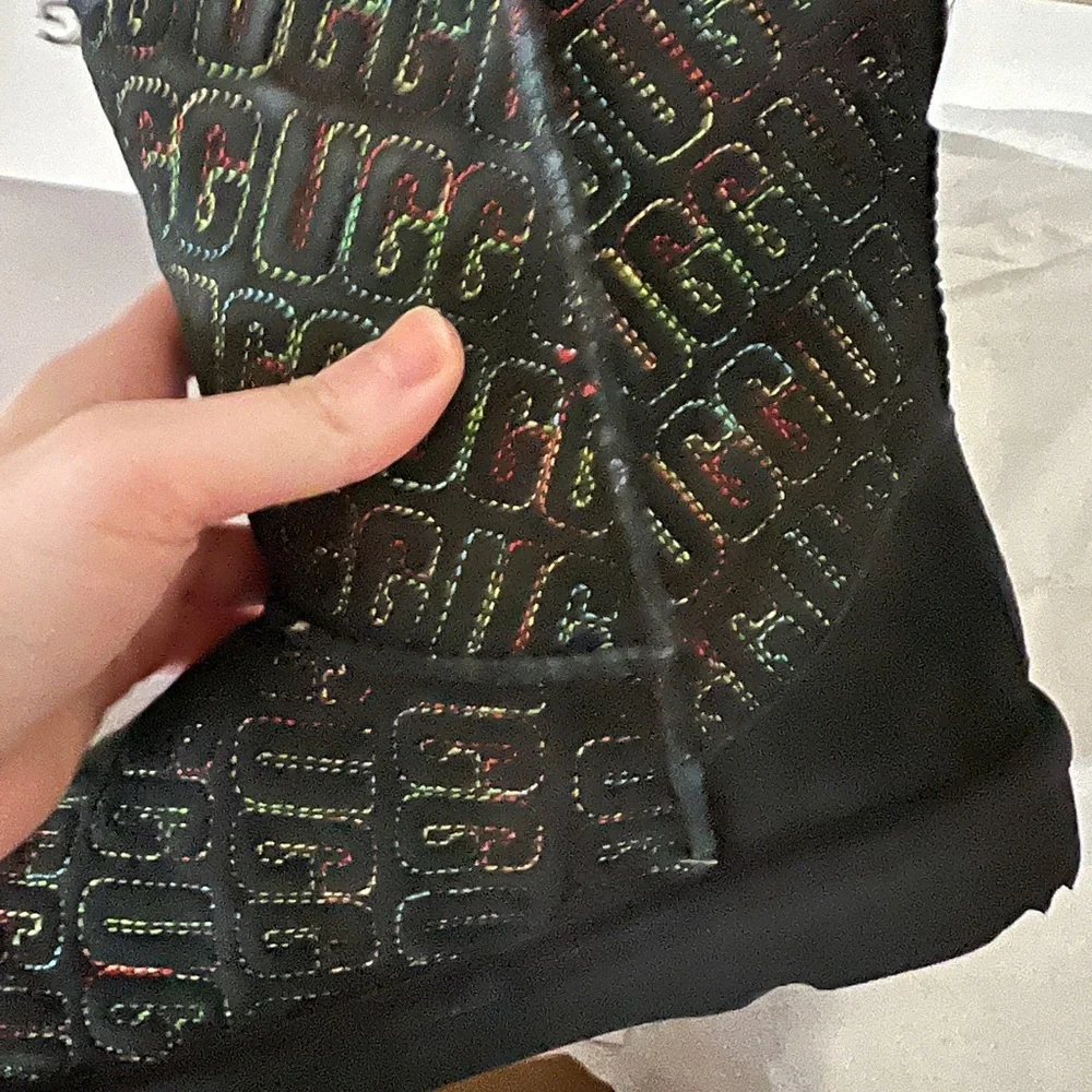 UGG kids Classic II graphic Short Boots new in box 3M